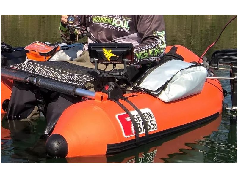 Wie installiert man ein Echolot auf einem Belly Boot ?