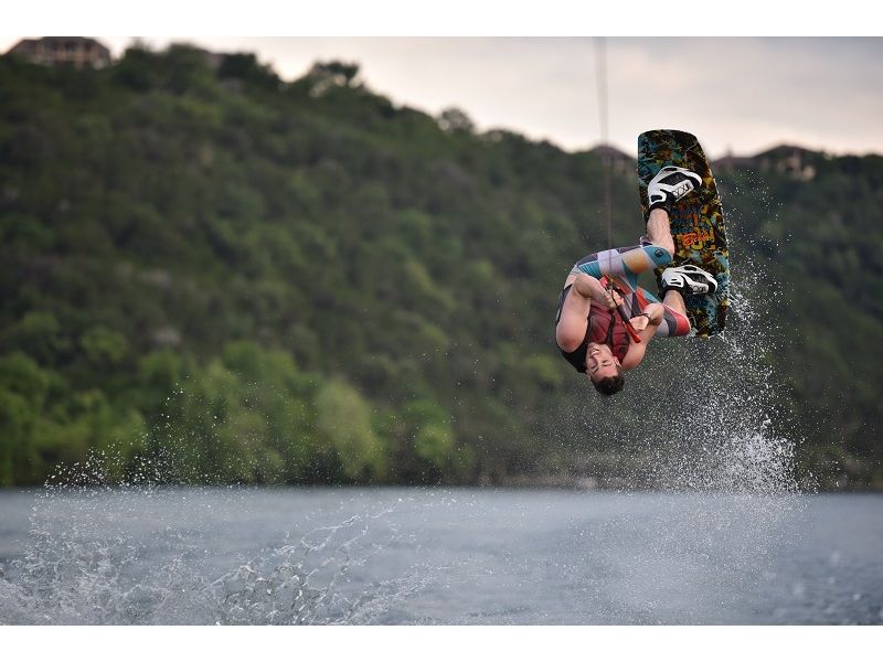 4 grundlegende Wakeboarding-Techniken und -Tricks