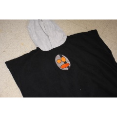 Poncho Tiki JR Schwarz - AUS ZWEITER HAND KLASSE A