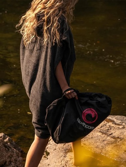 Northcore Poncho und Wasserdichte tasche Northcore Poncho und Wasserdichte tasche