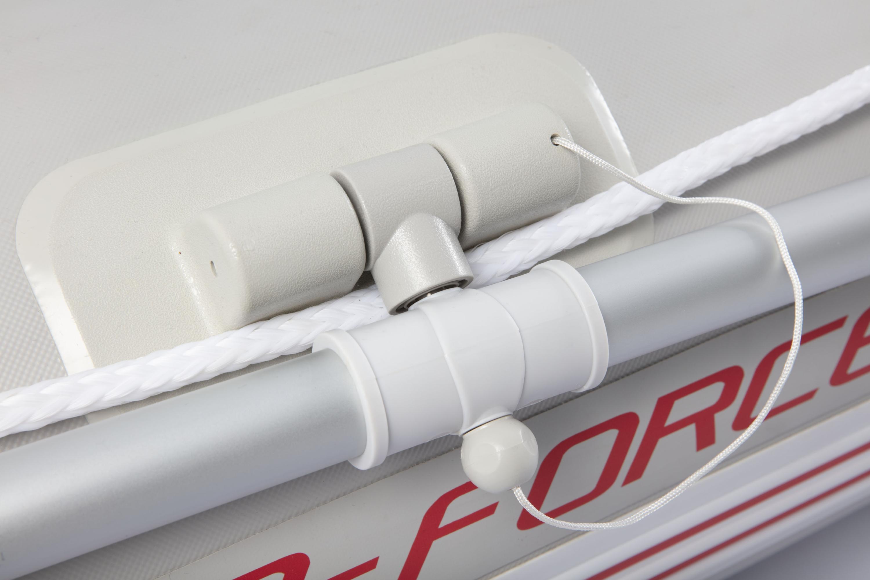 Schwimmerin Schlauchboot