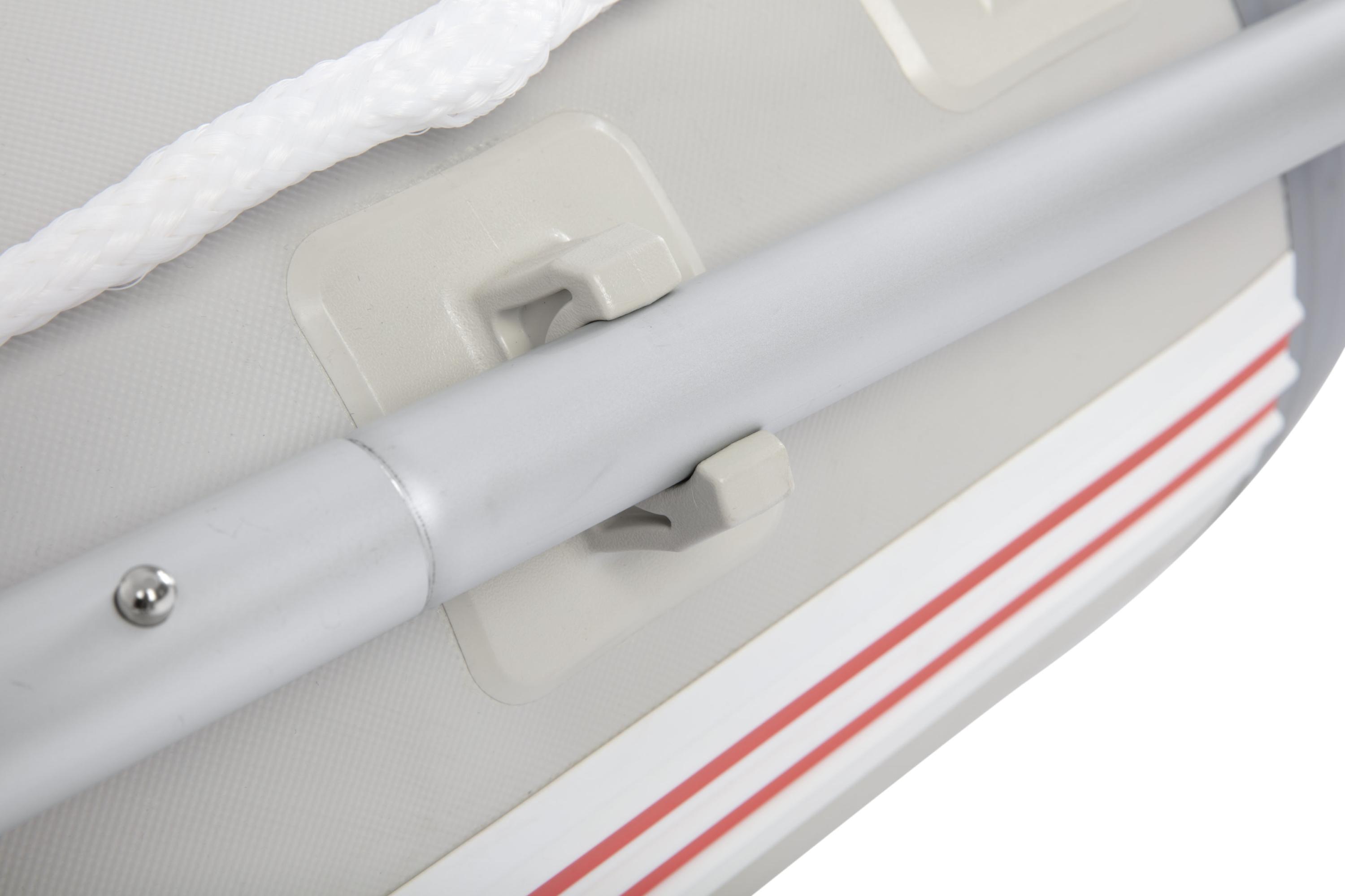 Schwimmerin Schlauchboot