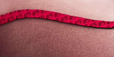 Surfanzug mit Neoprenband für zusätzliche Festigkeit