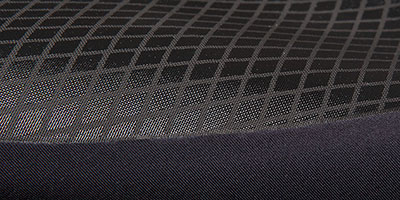 Combinaison surf sans couture sous les bras et les épaules